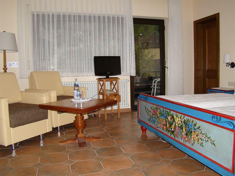 Hotel Hirsch บาด ปีเตอร์สตัล กรีสบาค ภายนอก รูปภาพ