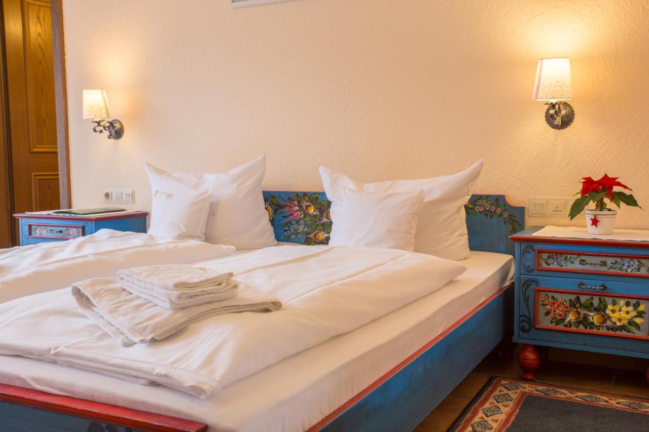 Hotel Hirsch บาด ปีเตอร์สตัล กรีสบาค ภายนอก รูปภาพ