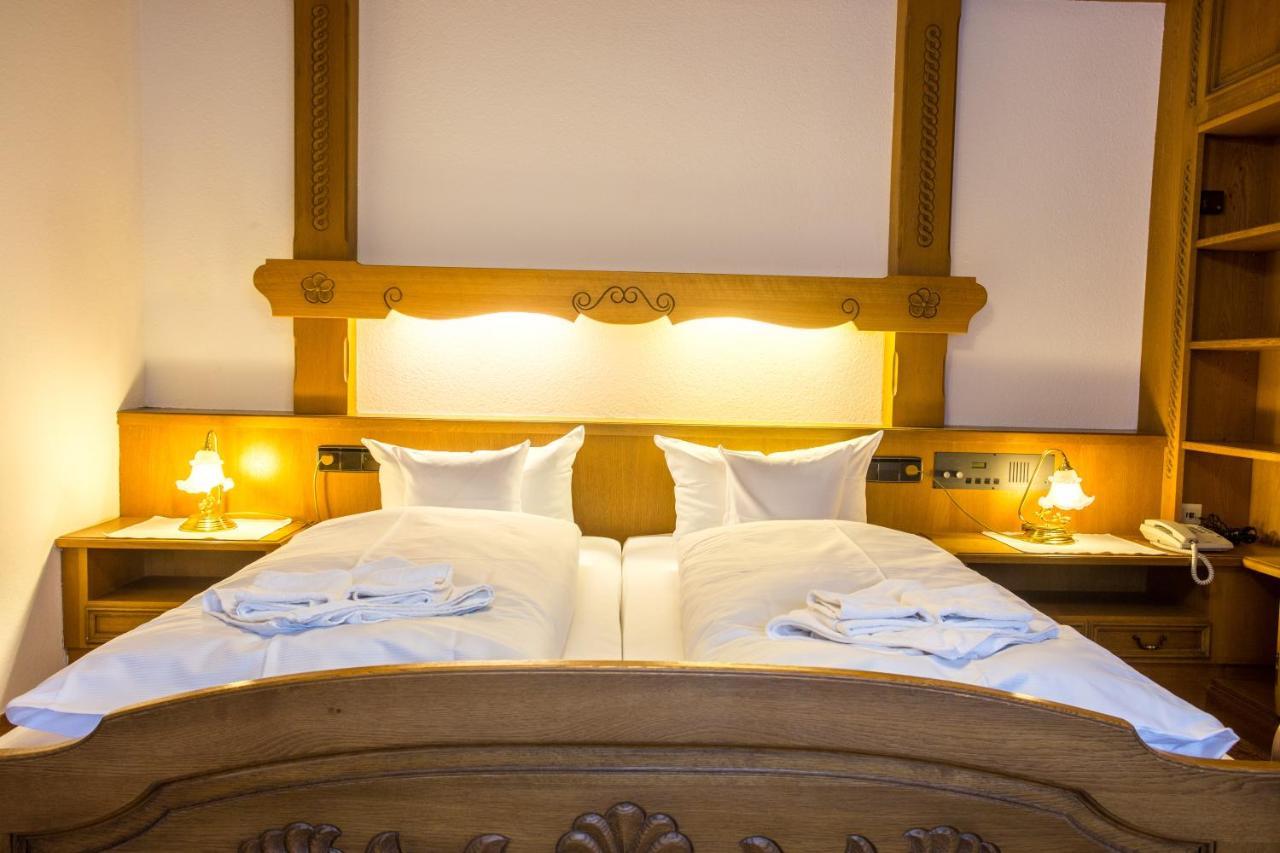 Hotel Hirsch บาด ปีเตอร์สตัล กรีสบาค ภายนอก รูปภาพ