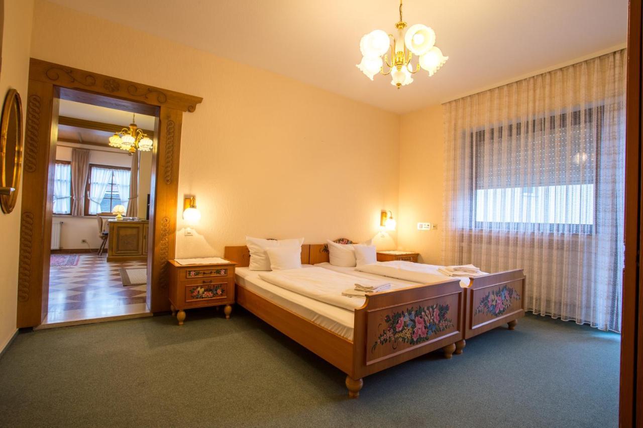 Hotel Hirsch บาด ปีเตอร์สตัล กรีสบาค ภายนอก รูปภาพ