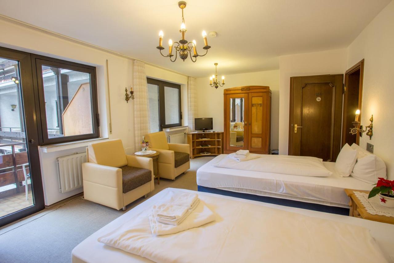 Hotel Hirsch บาด ปีเตอร์สตัล กรีสบาค ภายนอก รูปภาพ